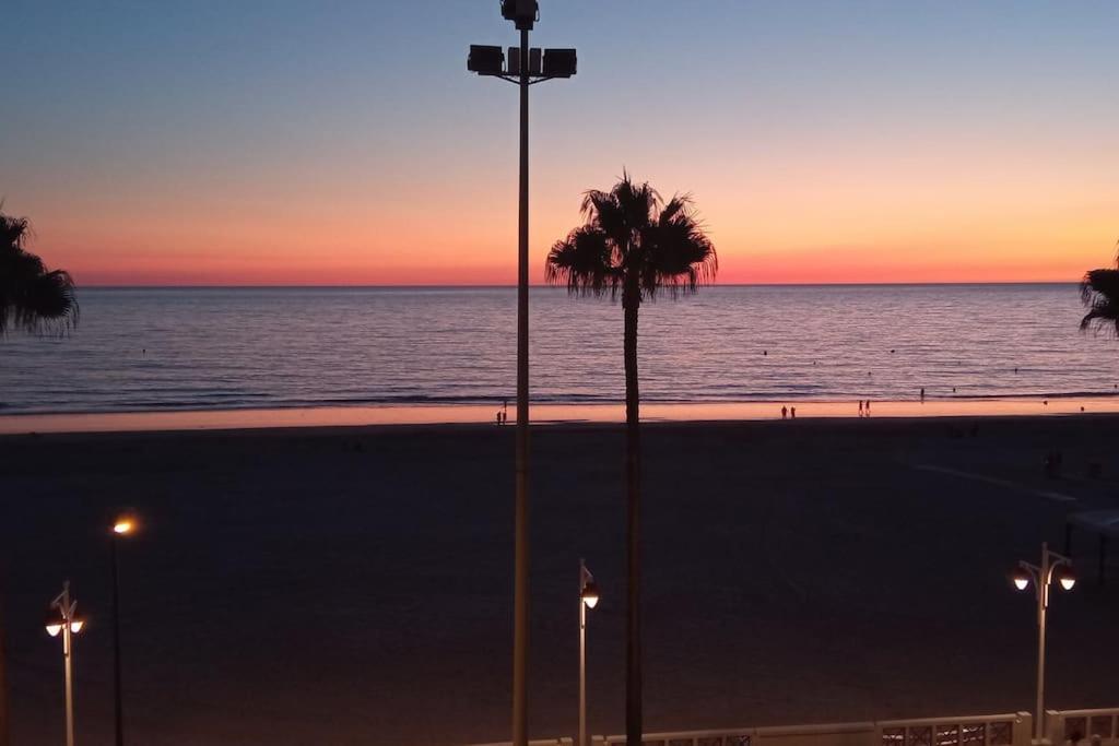 Cadiz Paseo Maritimo Playa Victoria Frontal Mar Daire Dış mekan fotoğraf