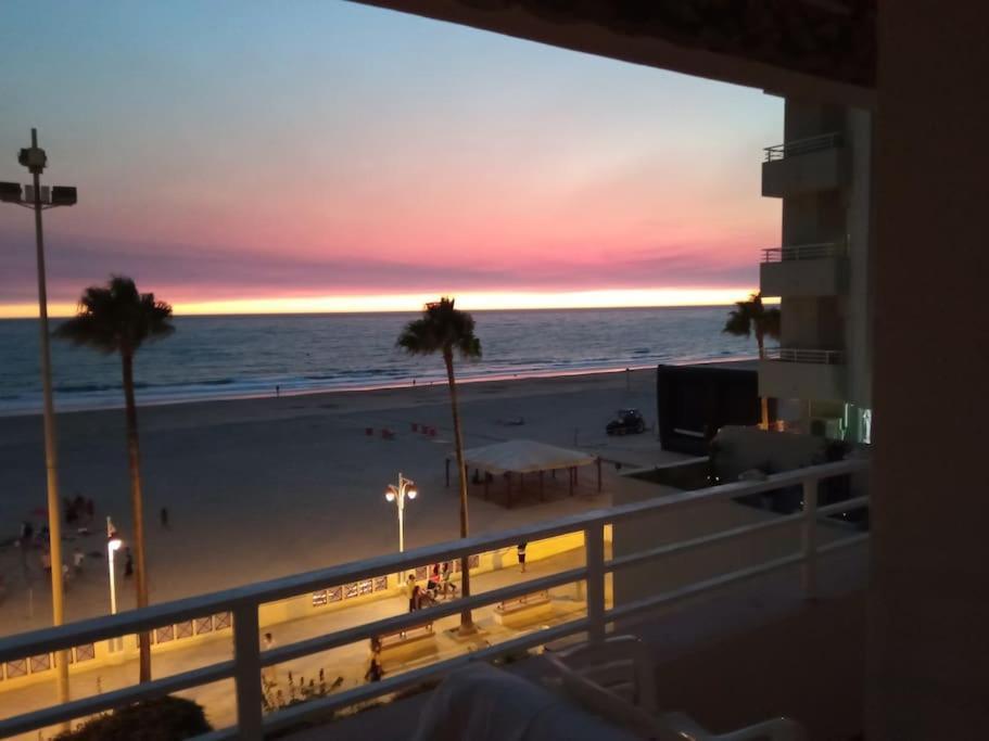 Cadiz Paseo Maritimo Playa Victoria Frontal Mar Daire Dış mekan fotoğraf